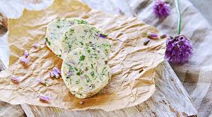 Nature mit   Kräuterbutter